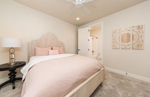 Washington House | Town Center 2387 Red Canyon Family Home