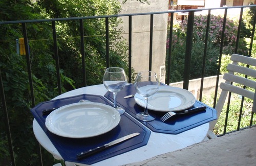 La Conception Apartment | Town center, quiet, spacious, 65 m2 + balcony, middle-class building. Near Metro station.