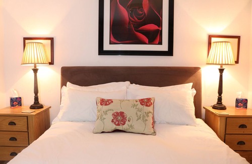Sheldon House | Townend Holiday Cottage - Cosy Countryside Retreat
