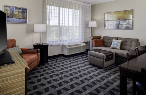 Canton Hotel | TownePlace Suites by Marriott Detroit Canton