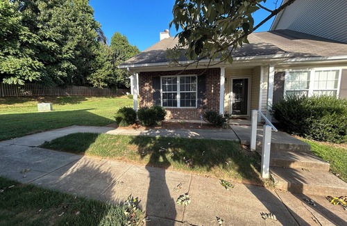 Greensboro House | Townhome Close To Everything