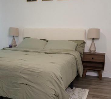 Hunter's Point Apartment | Townhome in North Austin