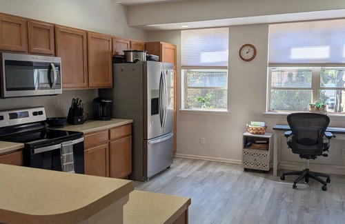 Arvada House | Townhome in Olde Town Arvada! 2 bedrooms and 2 full baths. Corporate Rental.