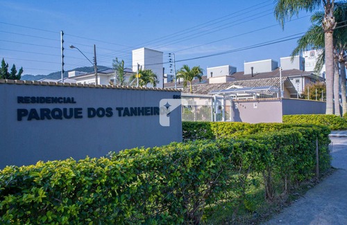 Cachoeira do Bom Jesus Villa | Townhouse in a condominium in Florianópolis