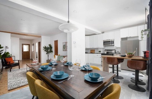 Ville-Marie Apartment | TOWNHOUSE 106 Montreal