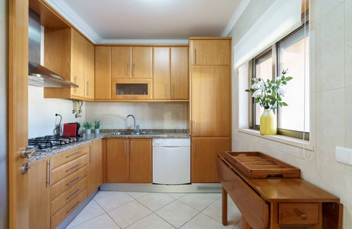Albufeira Ski Chalet | Townhouse for 6 w/pool and air con in Albufeira