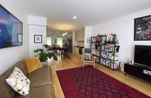 Kew House | Townhouse In An Exclusive Estate with Pool, Tennis Courts & Gym