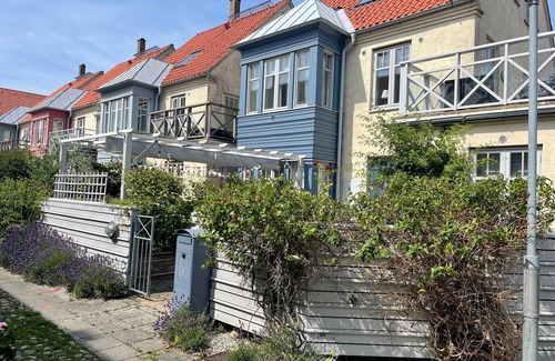 Limhamn House | Townhouse in tranquil surroundings by the sea.