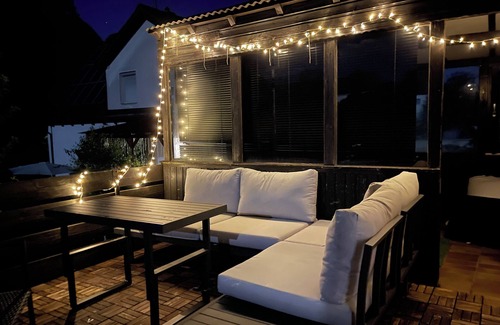 Guenzburg House | Townhouse Lotus in a prime location! 5 minutes from Legoland. families & pets.