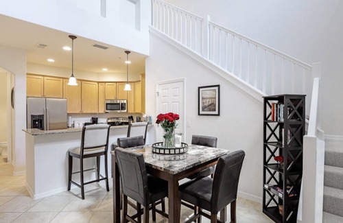 Naples House | Townhouse - Newly Renovated in 2022!
