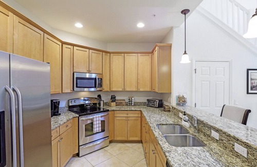 Naples House | Townhouse - Newly Renovated in 2022!