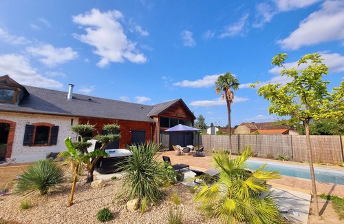 Sauvagnon House | Très Belle Maison de Caractère Avec Jacuzzi et Piscine