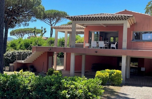 Guerrevieille Villa | Très belle villa. Vue magnifique sur le Golfe de Saint Tropez à 50 m de la mer