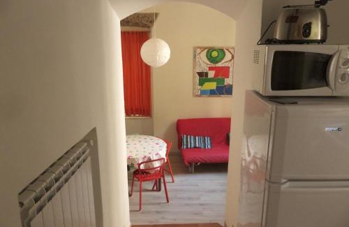 Historical Downtown Salerno Apartment | Tra Amalfi, Pompei, Paestum