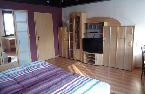 Hildesheim District Apartment | Trade fair guests, Harz visitors, State Garden Show Bad Gandersheim 2023