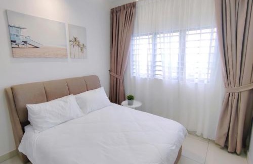 Kampung Bukit Dukong Apartment | Traders Garden Cozy 2 BR Family Suite with WiFi