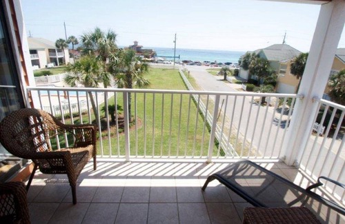 Miramar Beach Hotel | Tradewinds Condominiums #33 by Destin Getaways