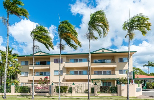 Cairns North Apartment | Tradewinds McLeod Holiday Apartments