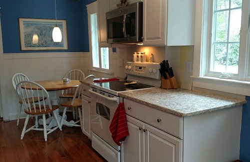Osterville House | Traditional 4BD Cape on Wianno Golf Course. Walk to Village/Marina w/Beach Pass.