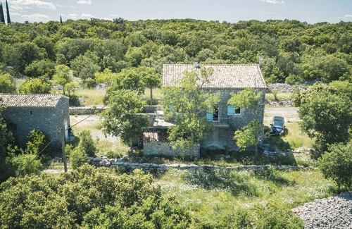 Labeaume House | Traditional Ardéchoise house, bucolic setting, timeless vacations.
