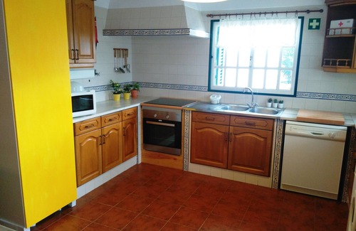 Lagoa e Carvoeiro Villa | Traditional Farmhouse in Algarve - privacy and good location