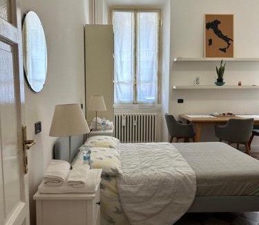 Zona Farini House | Traditional Home Isola District - Shared Appartment