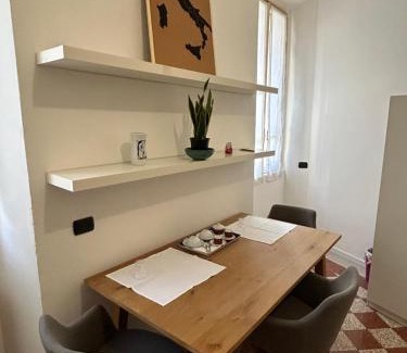 Zona Farini House | Traditional Home Isola District - Shared Appartment