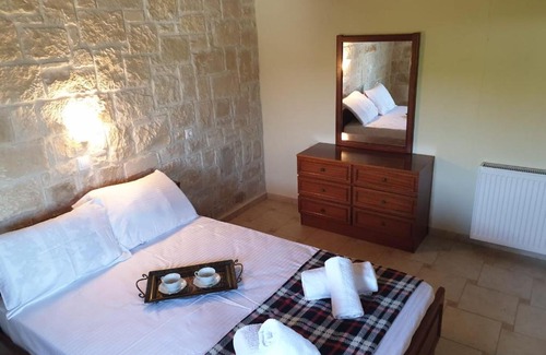 Achlada Apartment | Traditional House SPECTACULAR VIEW Near Heraklion