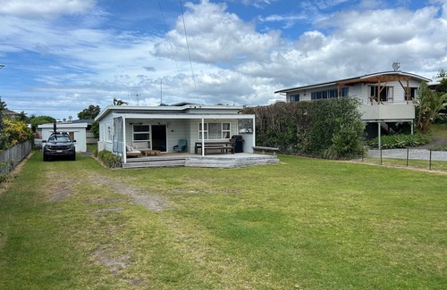 Whangamata House | Traditional Kiwi Bach on large secure section, sleeps 12