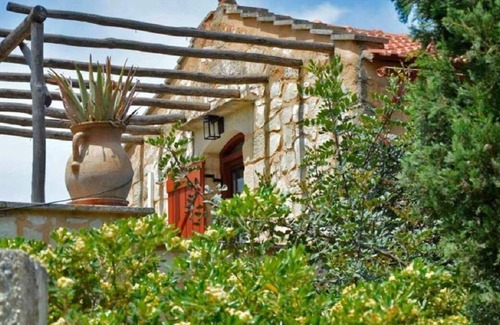 Vamos House | Traditional Stone House In Vamos