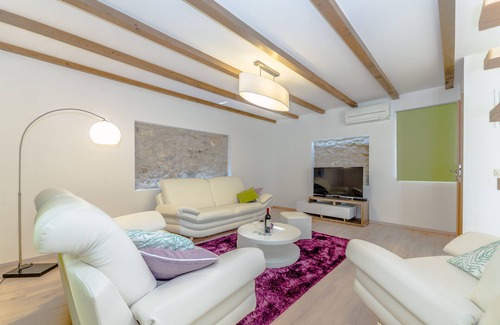 Crno House | Traditional stone made house with magnificant