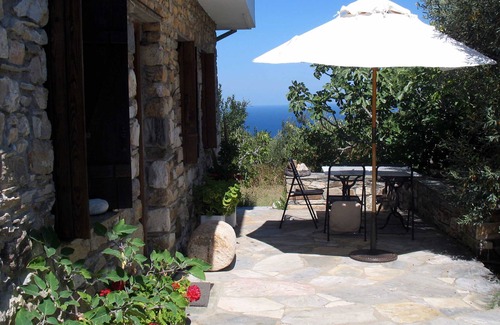 Xinovrisi House | Traditional Stonehouse