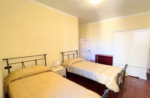 Spoleto Villa | traditional town house central Spoleto - car is unnecessary - wifi - sleeps 10