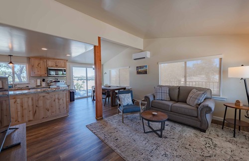 Paso Robles House | Trailblazer Bluff - Updated Ranch with Endless Views of Rolling Hill Vistas.