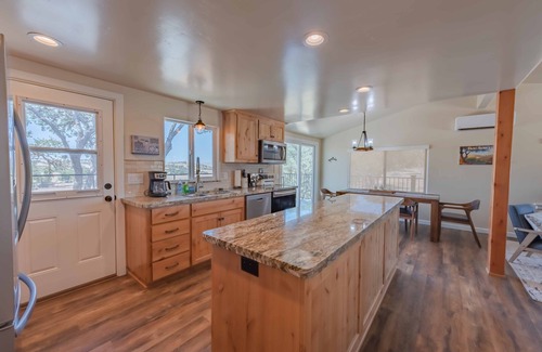 Paso Robles House | Trailblazer Bluff - Updated Ranch with Endless Views of Rolling Hill Vistas.