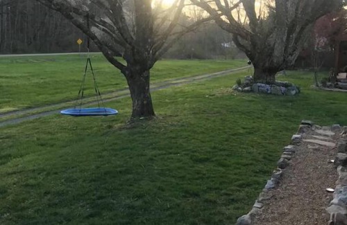 Damascus Cottage | TrailSide Cottage, Damascus VA- directly on the Virginia Creeper Trail