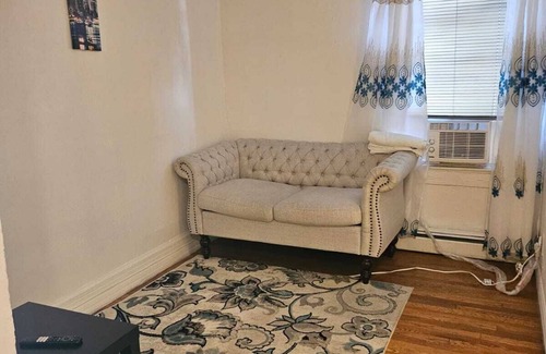 Ampere Apartment | Tranquil 1-bedroom apartment with AC in East Orange