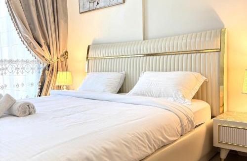 Nad Al Sheba Apartment | Tranquil 1BR Escape with Pool View in Meydan