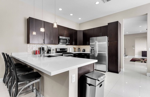 Croissant Park House | Tranquil 3-bedroom house in Fort Lauderdale with WiFi and AC