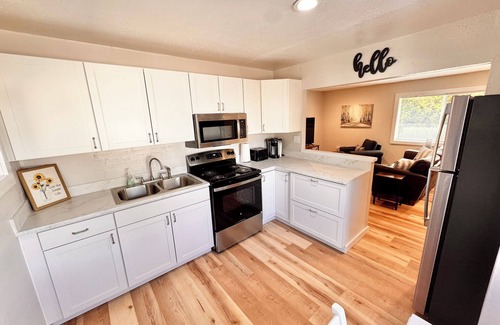Bremerton Cottage | Tranquil 3-bedroom cottage with AC in Bremerton