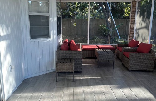 Interchange Square House | Tranquil 3-bedroom house with AC in Palm Bay