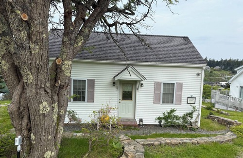 Frenchboro Cottage | Tranquil and charming 1-bedroom cottage in Frenchboro, harbor-front location