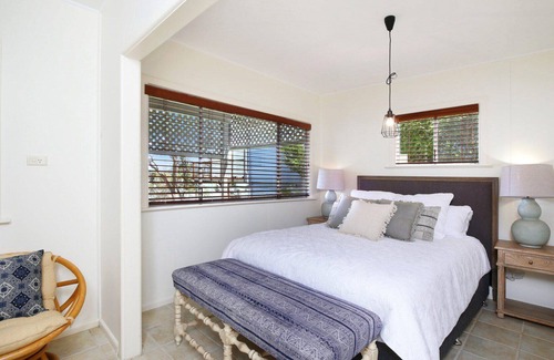 Pretty Beach House | TRANQUIL BAYSIDE COTTAGE