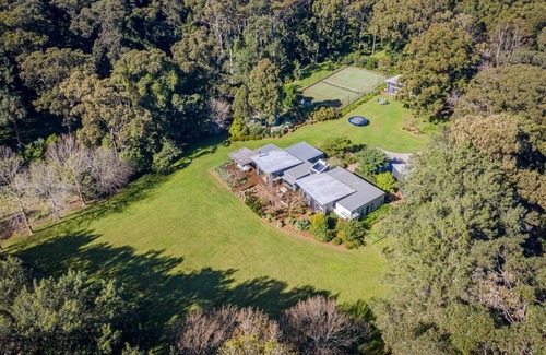 Kincumber House | Tranquil bushland 2 minutes to beach