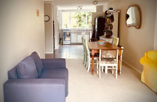 Parapara House | Tranquil, comfortable Kiwi bach, 1 minute from the beach