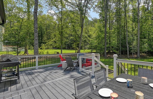 Partlow Cottage | Tranquil craftsman hideaway on 2 secluded acres
