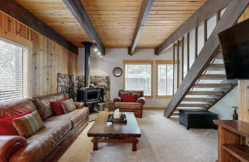 Incline Village House | Tranquil Family Cabin