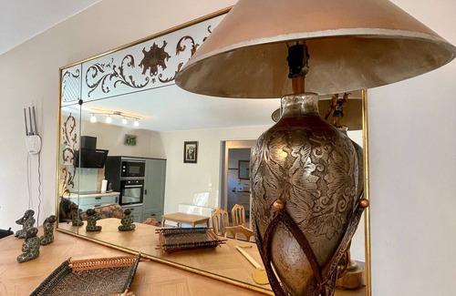 Aiguihe Cottage | Tranquil Garden Retreat with Jacuzzi & Sauna near UNESCO Sites