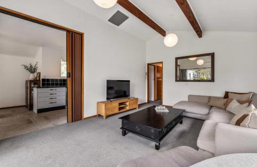 Lake Okareka House | Tranquil Hideaway - Lake Okareka Holiday Home