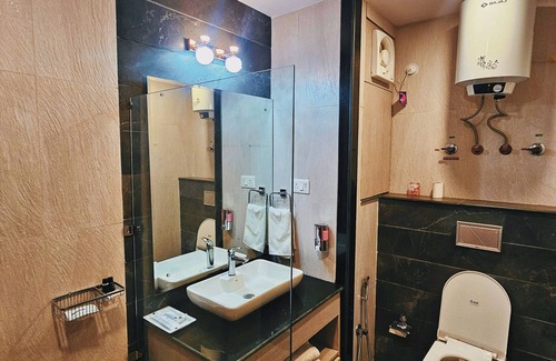 Shimla Hotel | Tranquil Inn By Alcor